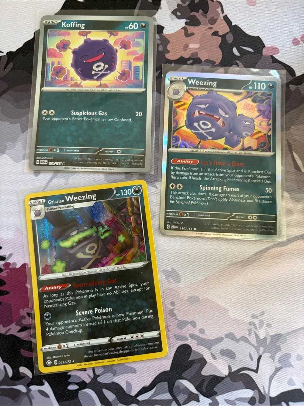 Koffing, Weezing & Galarian Weezing Pokémon Evolution Holo Lot ✨5/$25✨
